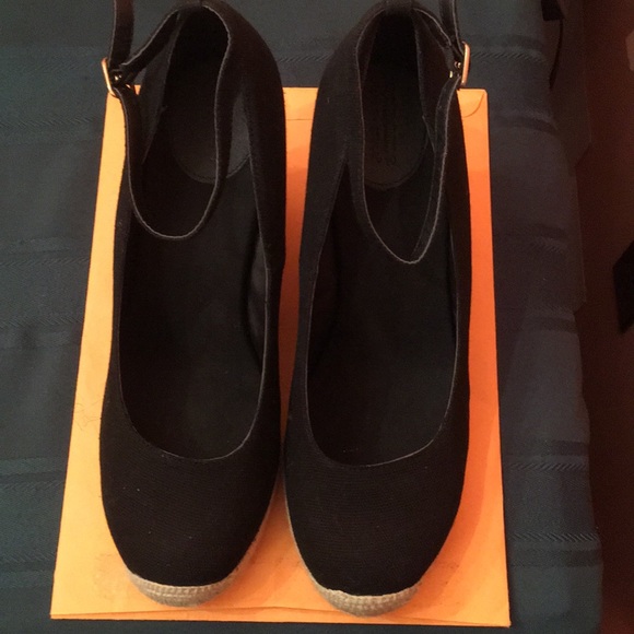 Espadrilles - Picture 3 of 4